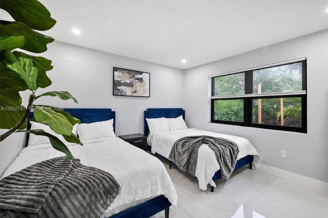 En Venta: $949,999 (6 camas, 3 baños, 1970 Pies cuadrados)