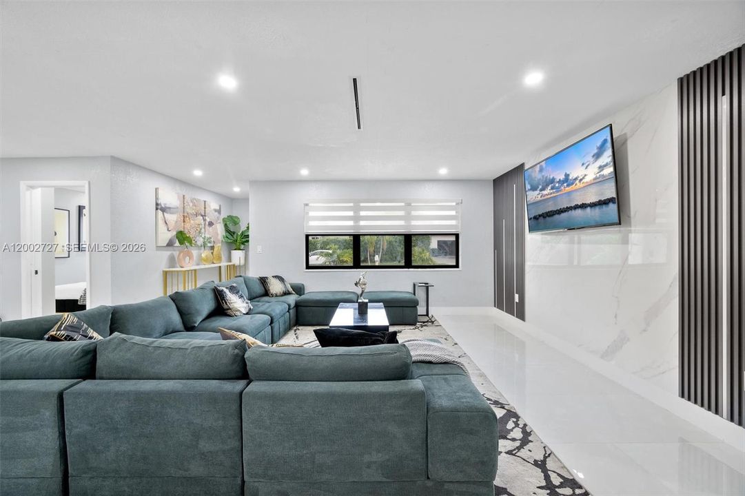 En Venta: $949,999 (6 camas, 3 baños, 1970 Pies cuadrados)