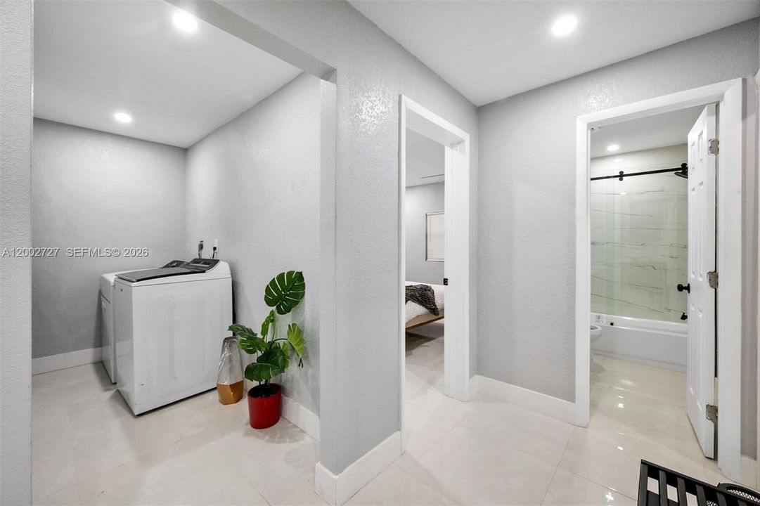 En Venta: $949,999 (6 camas, 3 baños, 1970 Pies cuadrados)