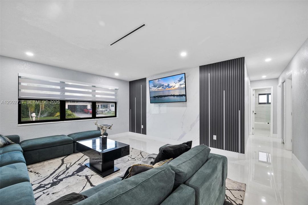En Venta: $949,999 (6 camas, 3 baños, 1970 Pies cuadrados)