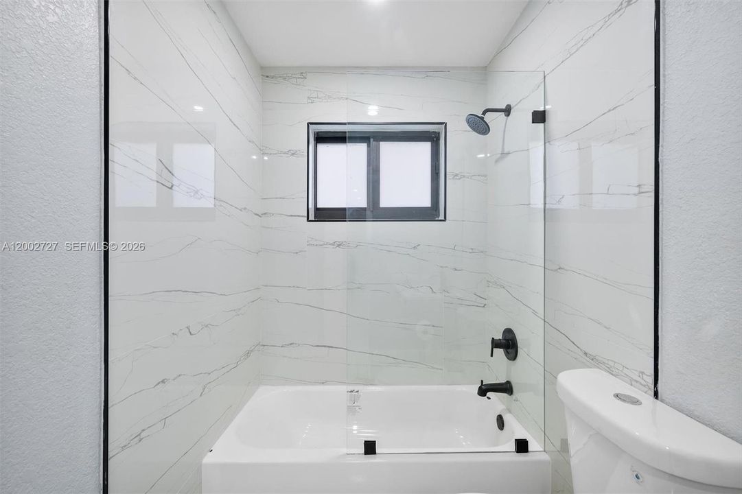 En Venta: $949,999 (6 camas, 3 baños, 1970 Pies cuadrados)