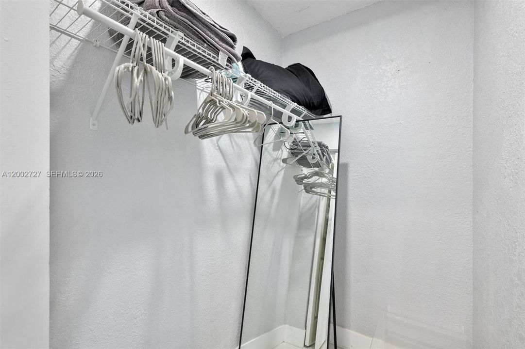En Venta: $949,999 (6 camas, 3 baños, 1970 Pies cuadrados)