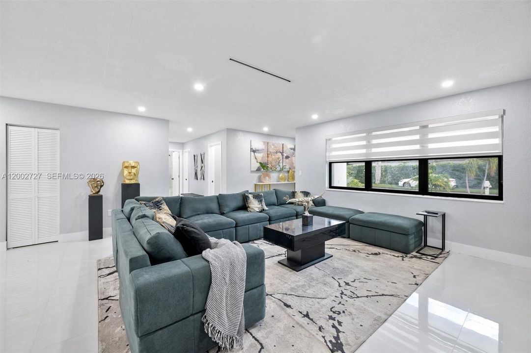 En Venta: $949,999 (6 camas, 3 baños, 1970 Pies cuadrados)