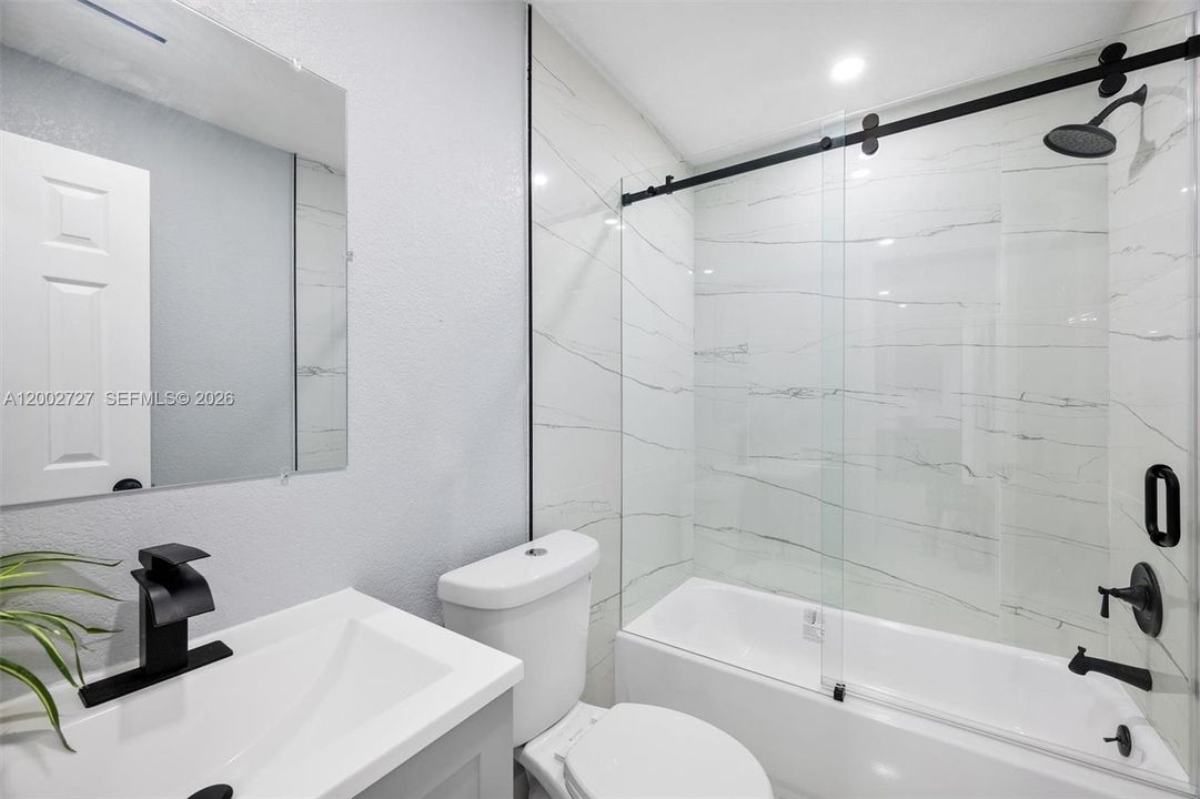 En Venta: $949,999 (6 camas, 3 baños, 1970 Pies cuadrados)