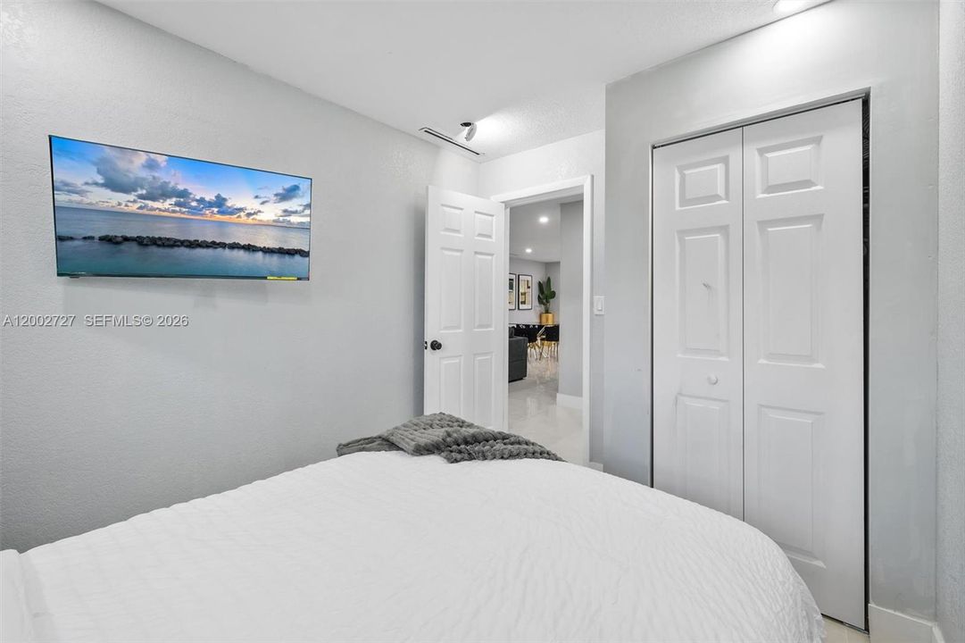 En Venta: $949,999 (6 camas, 3 baños, 1970 Pies cuadrados)