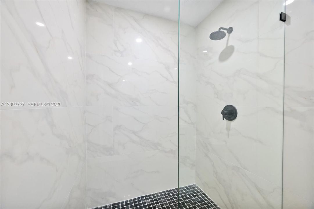 En Venta: $949,999 (6 camas, 3 baños, 1970 Pies cuadrados)
