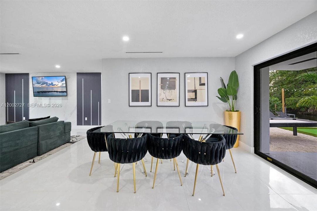 En Venta: $949,999 (6 camas, 3 baños, 1970 Pies cuadrados)
