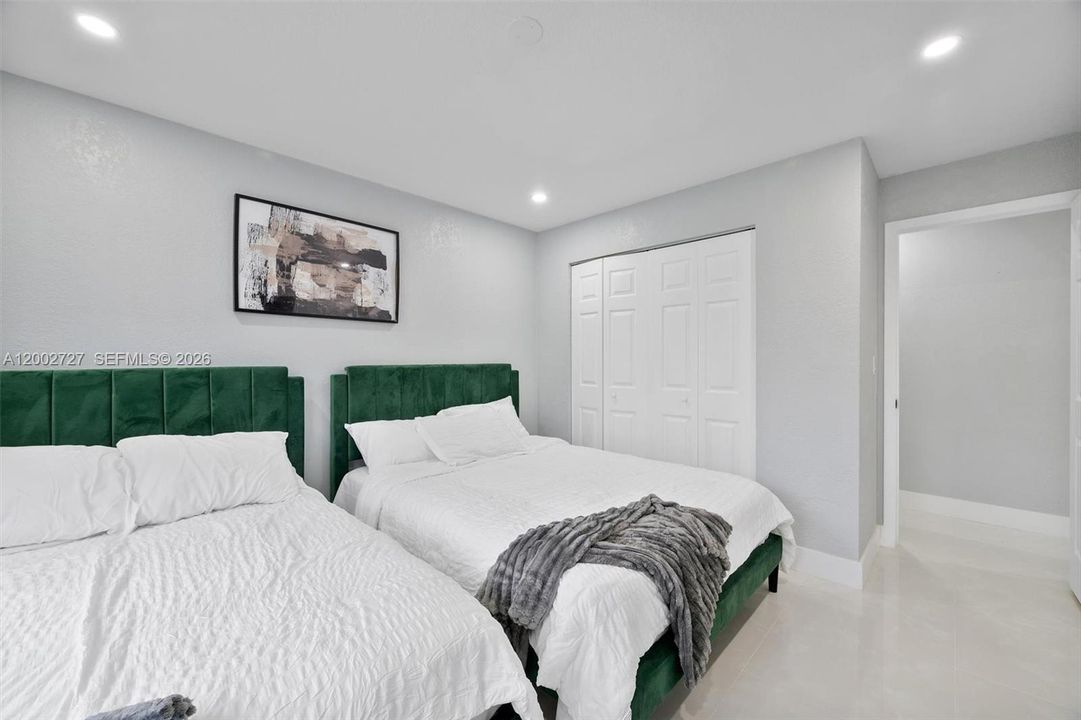 En Venta: $949,999 (6 camas, 3 baños, 1970 Pies cuadrados)