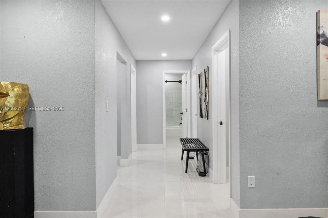 En Venta: $949,999 (6 camas, 3 baños, 1970 Pies cuadrados)