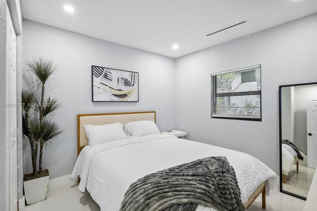 En Venta: $949,999 (6 camas, 3 baños, 1970 Pies cuadrados)