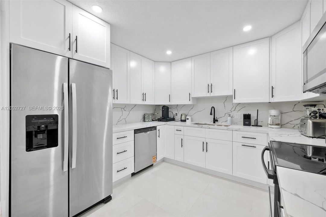 En Venta: $949,999 (6 camas, 3 baños, 1970 Pies cuadrados)