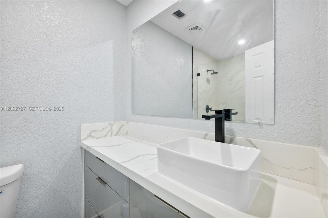 En Venta: $949,999 (6 camas, 3 baños, 1970 Pies cuadrados)