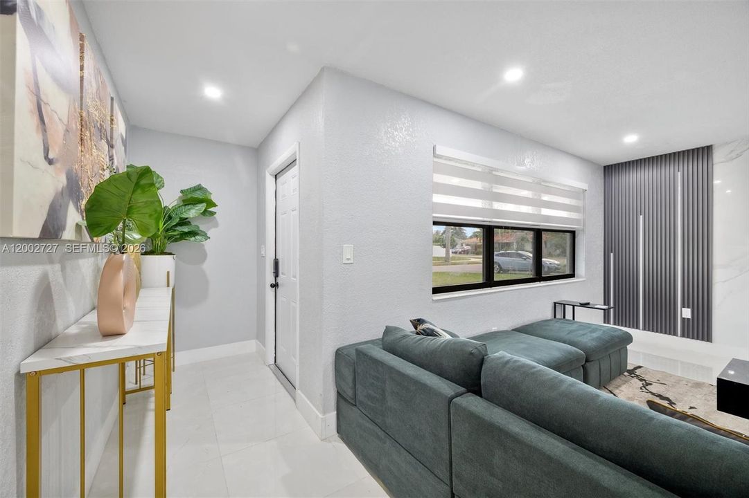 En Venta: $949,999 (6 camas, 3 baños, 1970 Pies cuadrados)