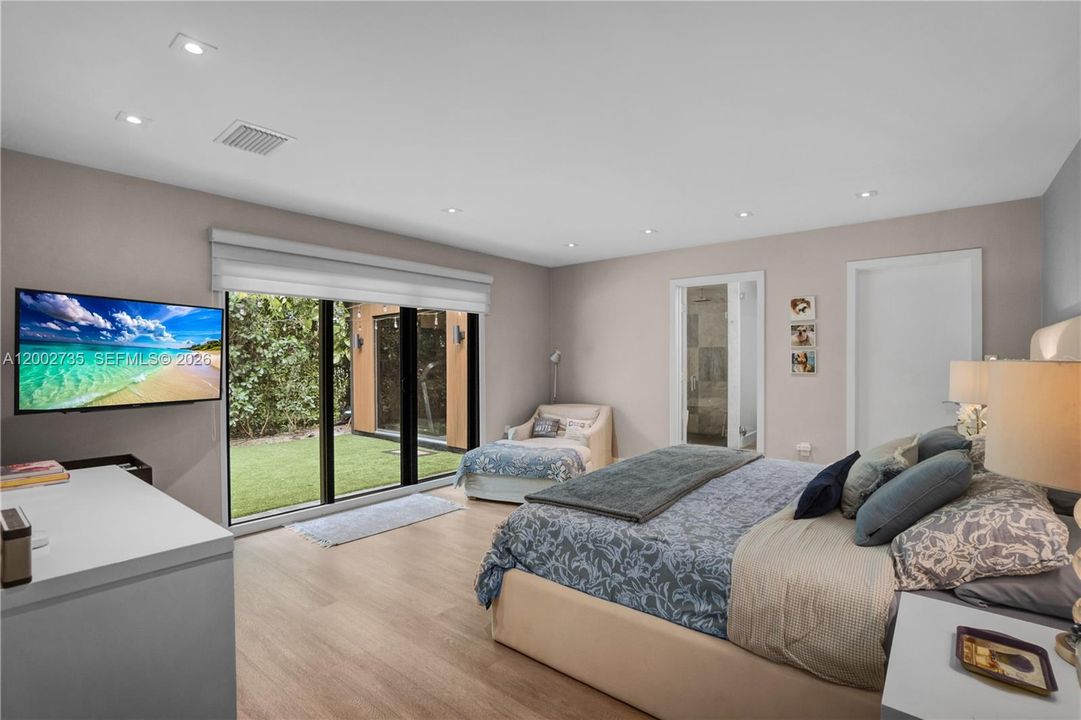 For Sale: $2,650,000 (5 beds, 4 baths, 3271 Square Feet)