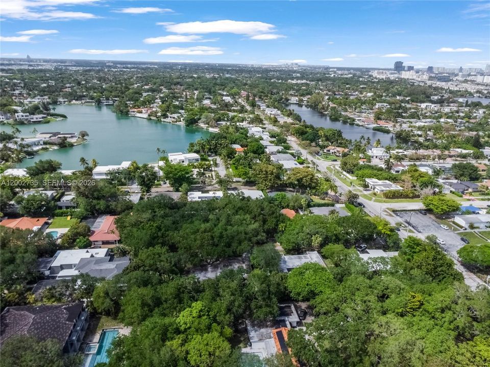 For Sale: $2,650,000 (5 beds, 4 baths, 3271 Square Feet)