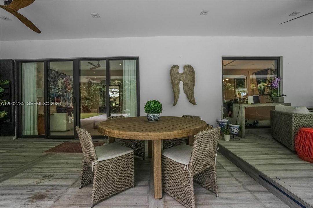 For Sale: $2,650,000 (5 beds, 4 baths, 3271 Square Feet)