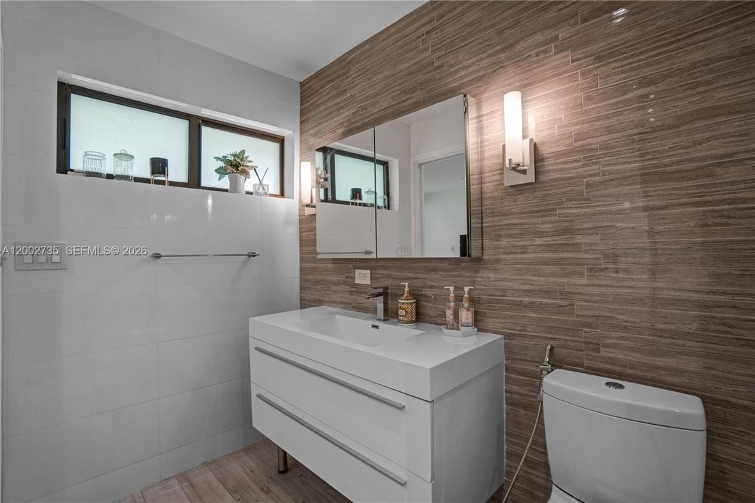 For Sale: $2,650,000 (5 beds, 4 baths, 3271 Square Feet)