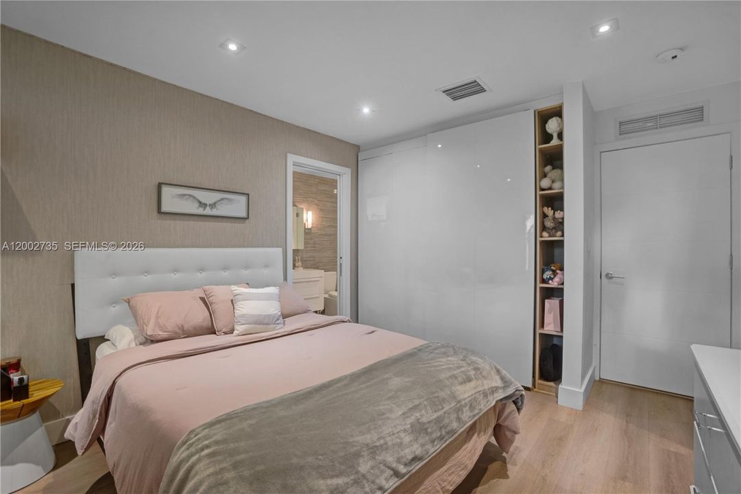 For Sale: $2,650,000 (5 beds, 4 baths, 3271 Square Feet)