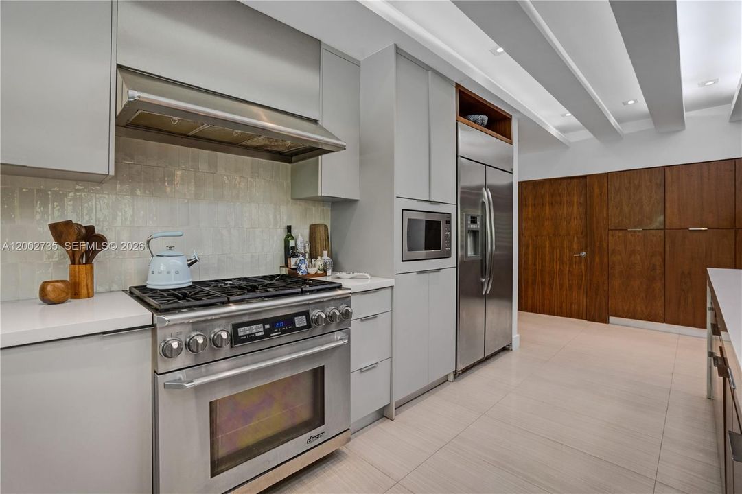 For Sale: $2,650,000 (5 beds, 4 baths, 3271 Square Feet)
