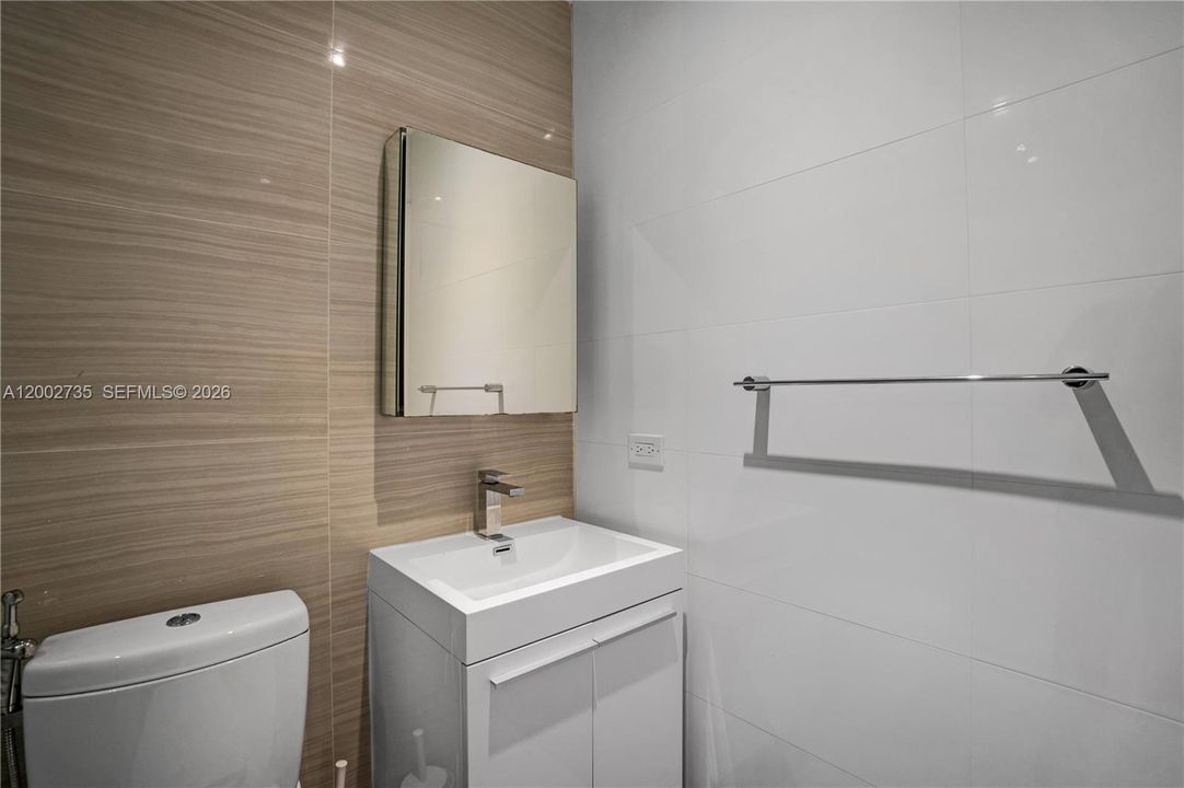 For Sale: $2,650,000 (5 beds, 4 baths, 3271 Square Feet)