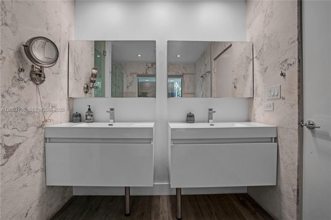 For Sale: $2,650,000 (5 beds, 4 baths, 3271 Square Feet)