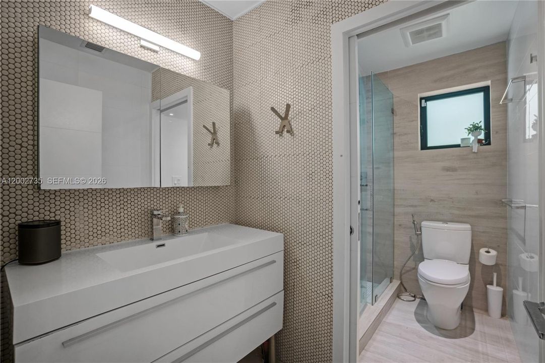 For Sale: $2,650,000 (5 beds, 4 baths, 3271 Square Feet)