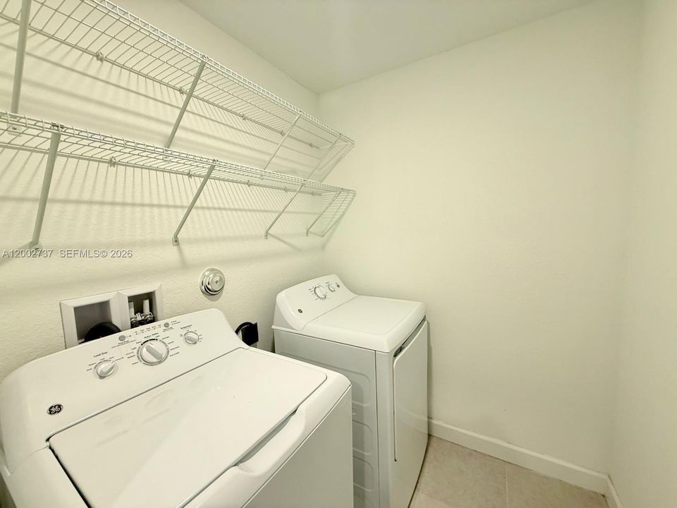 For Rent: $3,000 (3 beds, 2 baths, 1695 Square Feet)