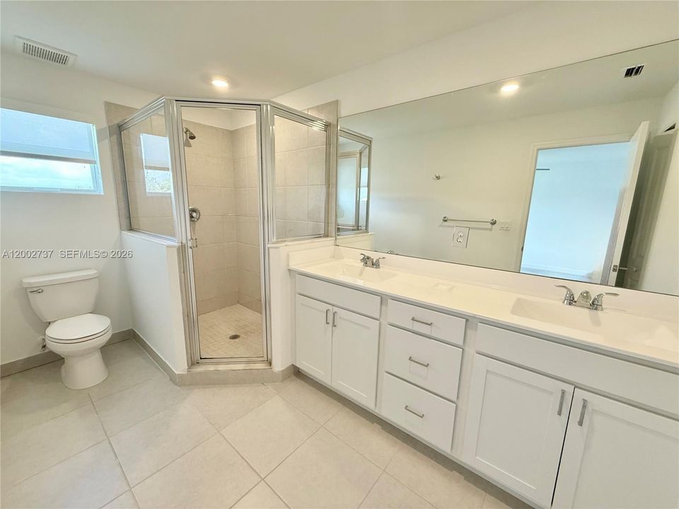 For Rent: $3,000 (3 beds, 2 baths, 1695 Square Feet)