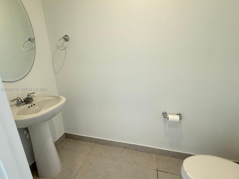 For Rent: $3,000 (3 beds, 2 baths, 1695 Square Feet)
