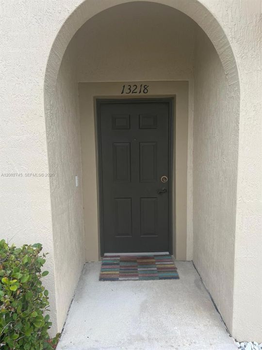 Recently Rented: $2,800 (3 beds, 2 baths, 1210 Square Feet)