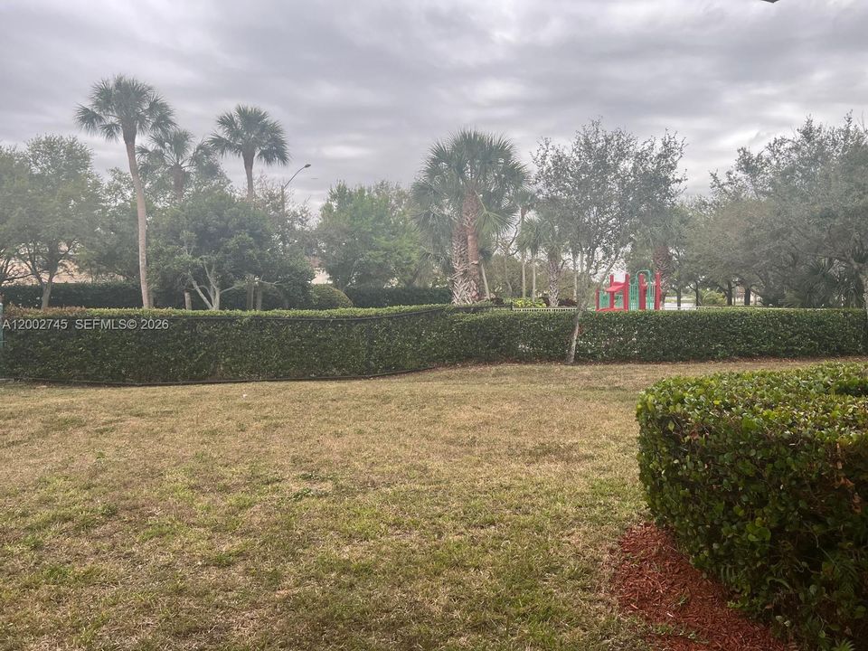 Recently Rented: $2,800 (3 beds, 2 baths, 1210 Square Feet)