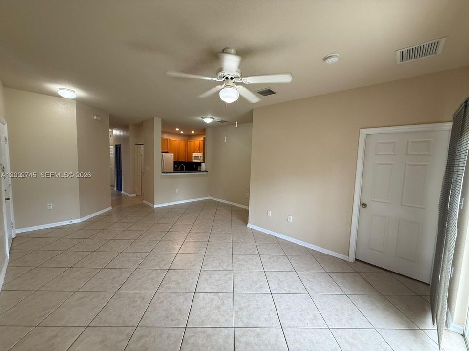 Recently Rented: $2,800 (3 beds, 2 baths, 1210 Square Feet)