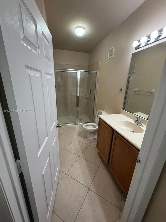 Recently Rented: $2,800 (3 beds, 2 baths, 1210 Square Feet)