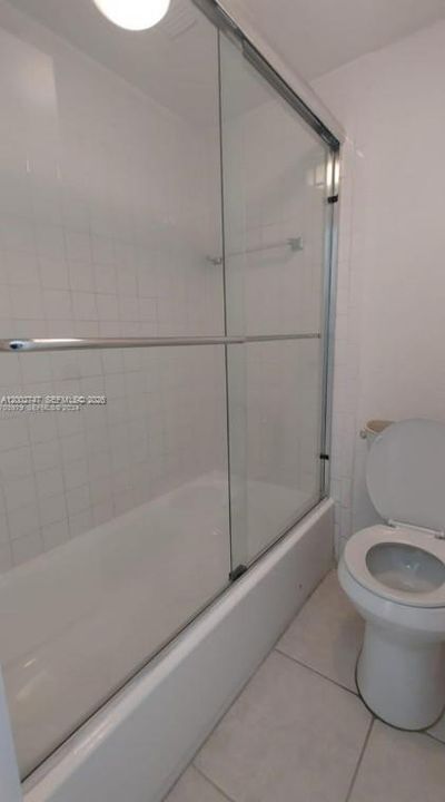 For Sale: $190,000 (1 beds, 1 baths, 778 Square Feet)