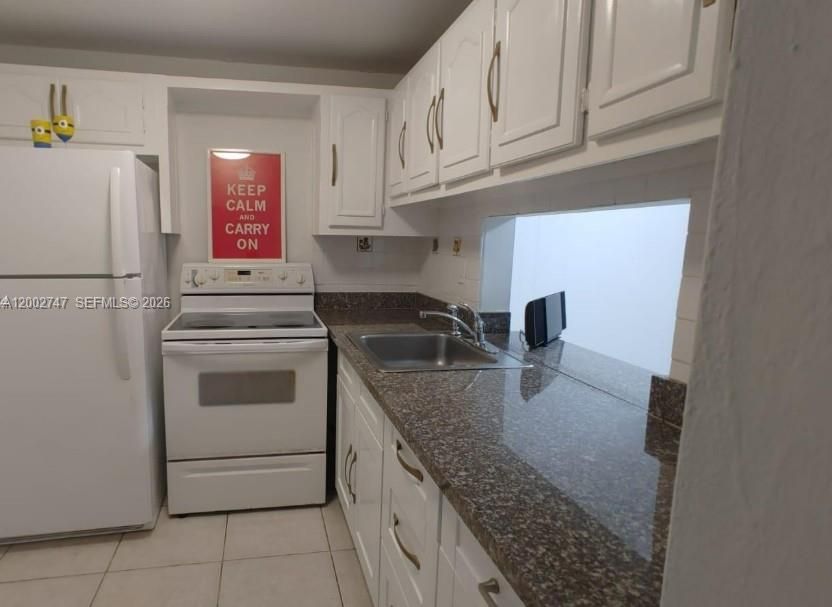 For Sale: $190,000 (1 beds, 1 baths, 778 Square Feet)