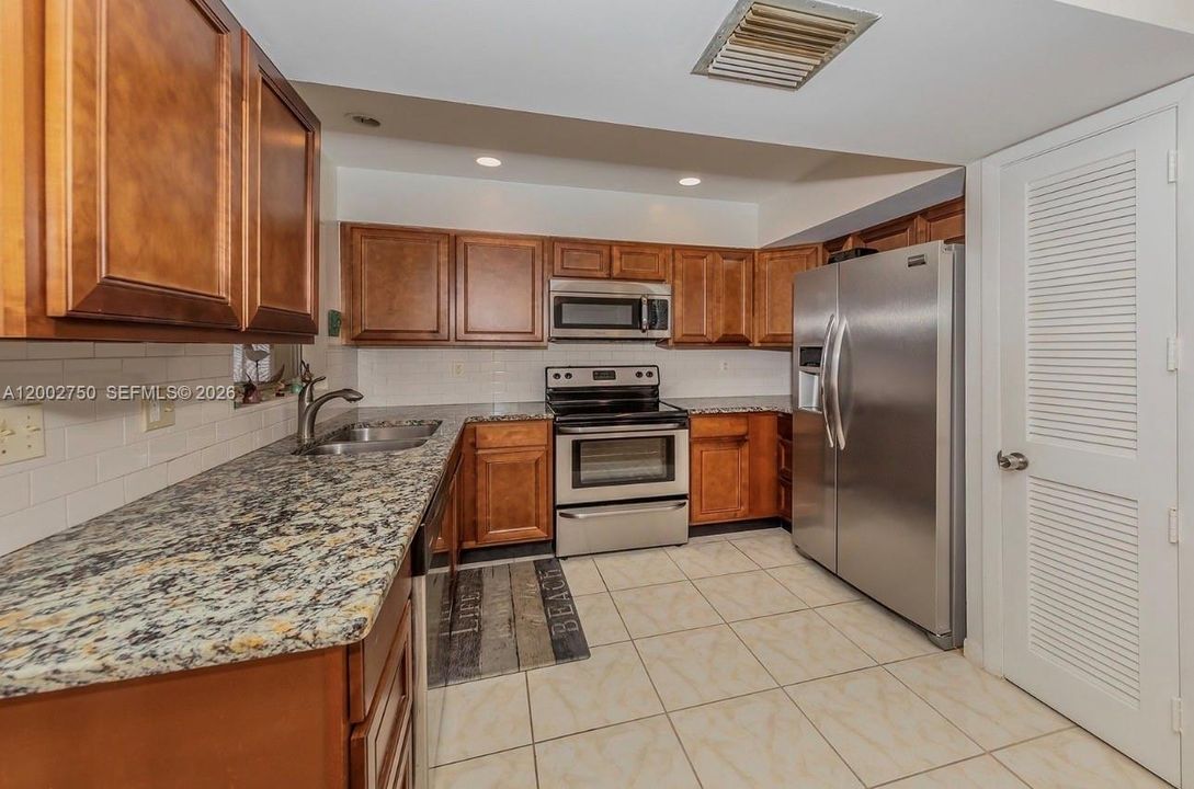 В аренду: $1,850 (3 спален, 2 ванн, 0 Квадратных фут)