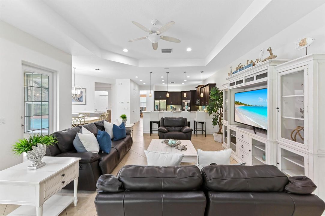 21 family room 04