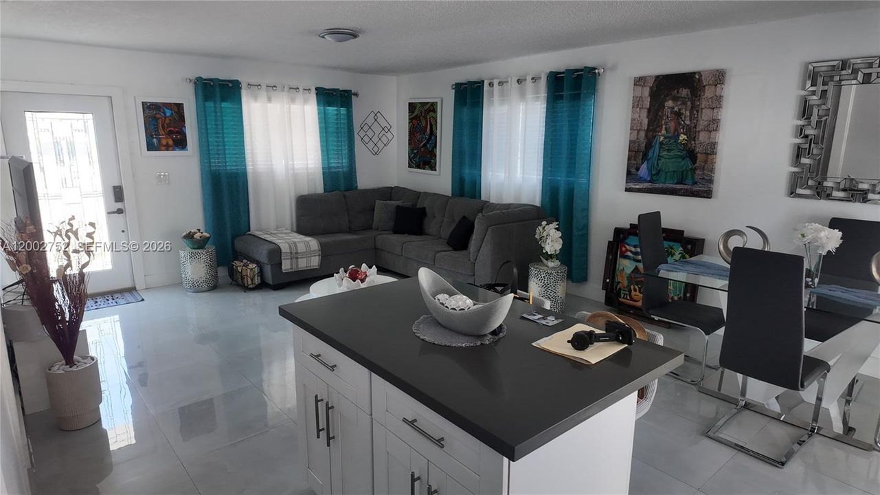 Недавно продано: $460,000 (3 спален, 1 ванн, 1056 Квадратных фут)