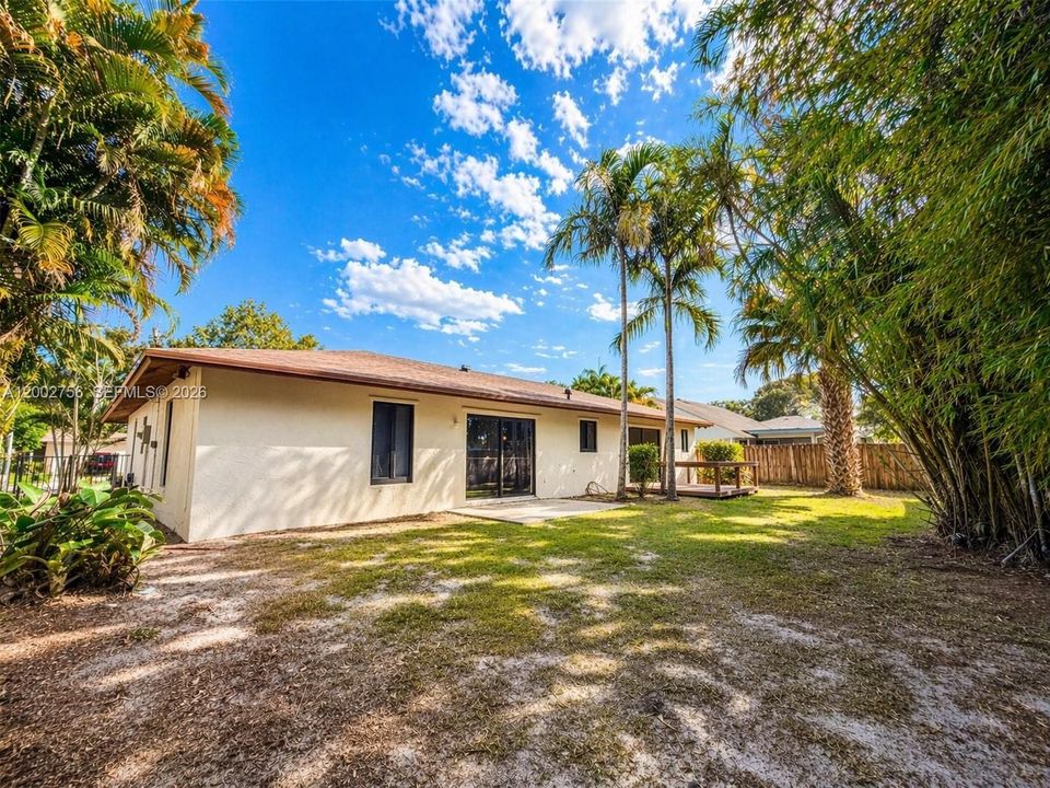 Vendido Recientemente: $599,900 (3 camas, 2 baños, 1686 Pies cuadrados)