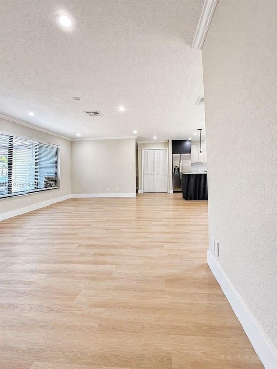 Vendido Recientemente: $599,900 (3 camas, 2 baños, 1686 Pies cuadrados)
