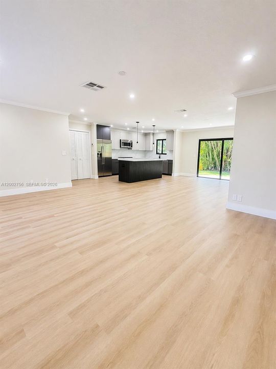 Vendido Recientemente: $599,900 (3 camas, 2 baños, 1686 Pies cuadrados)