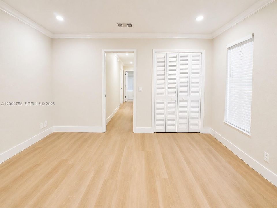 Vendido Recientemente: $599,900 (3 camas, 2 baños, 1686 Pies cuadrados)