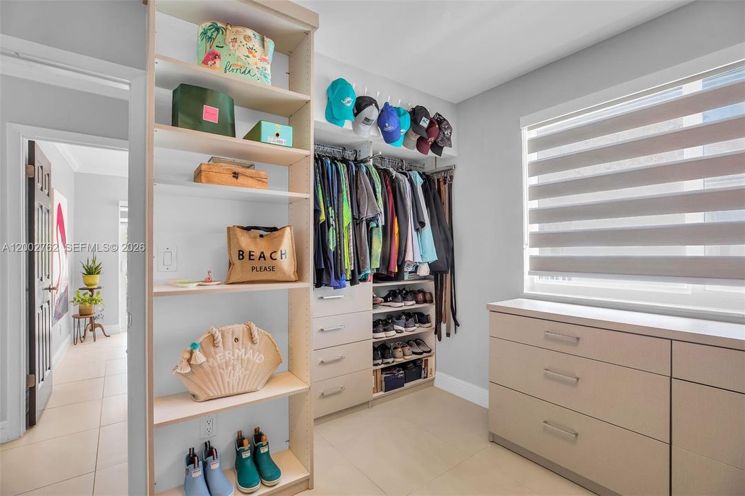 can be converted back to bedroom