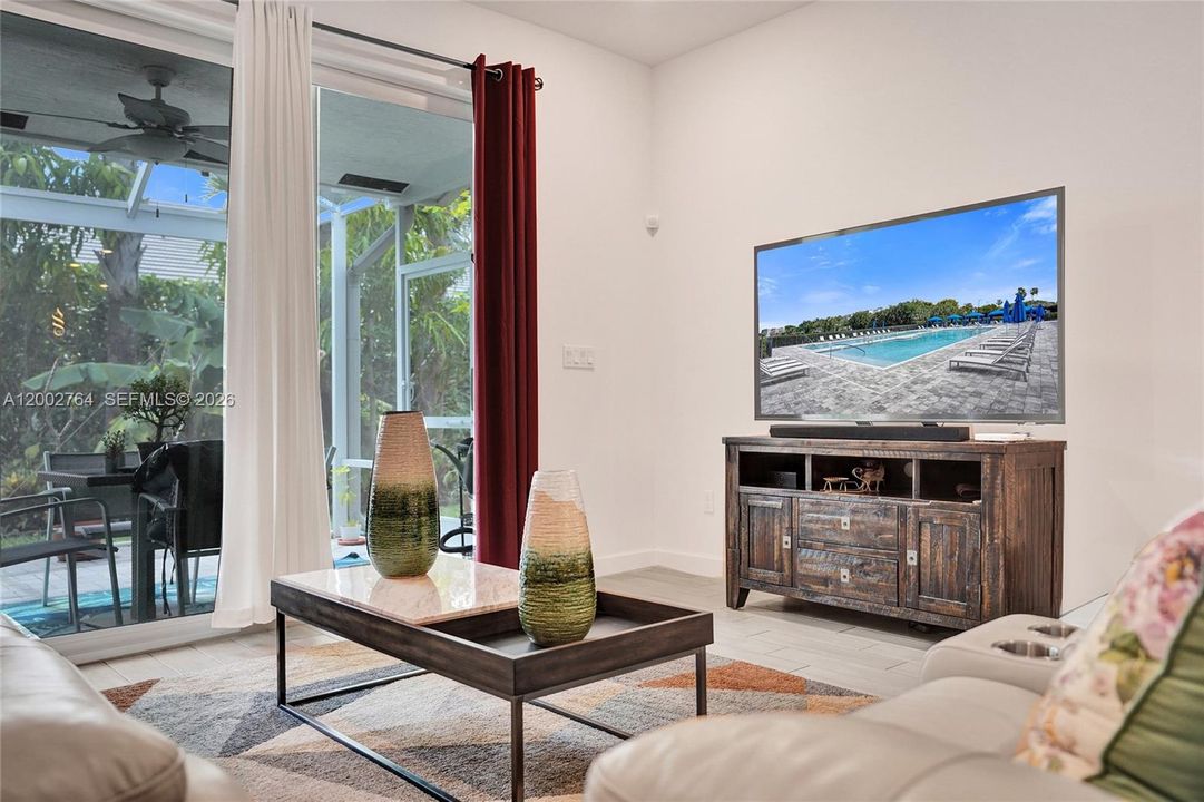 Active With Contract: $399,000 (2 beds, 2 baths, 1319 Square Feet)