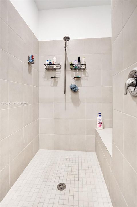 Active With Contract: $399,000 (2 beds, 2 baths, 1319 Square Feet)