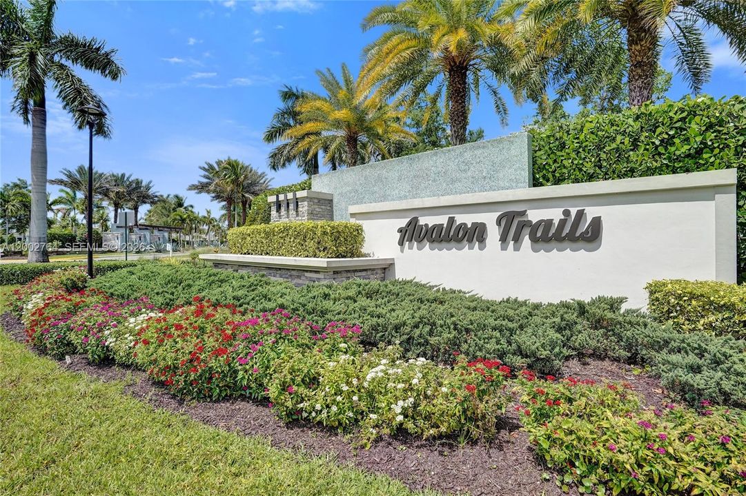 Active With Contract: $399,000 (2 beds, 2 baths, 1319 Square Feet)