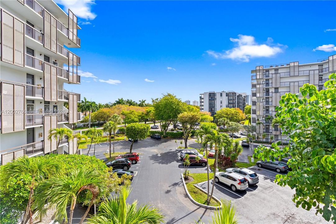 На продажу: $205,000 (2 спален, 2 ванн, 1083 Квадратных фут)