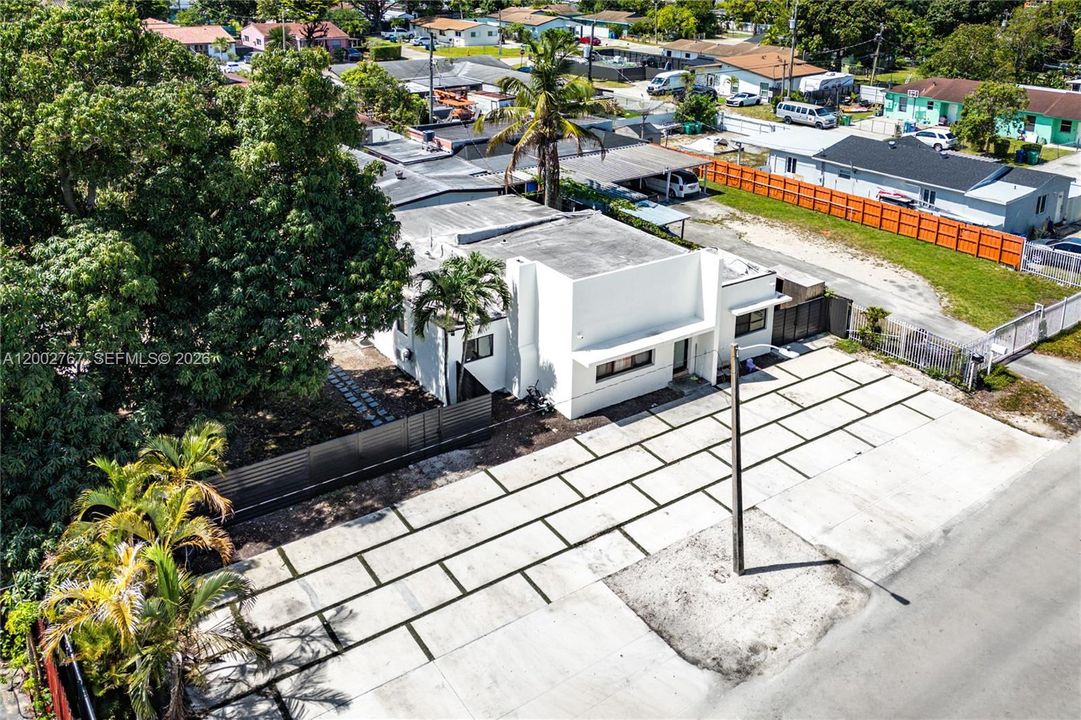 En Venta: $1,195,000 (9 camas, 6 baños, 4339 Pies cuadrados)