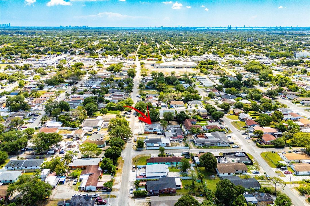 En Venta: $1,195,000 (9 camas, 6 baños, 4339 Pies cuadrados)