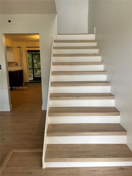 Active With Contract: $2,500 (2 beds, 1 baths, 1170 Square Feet)